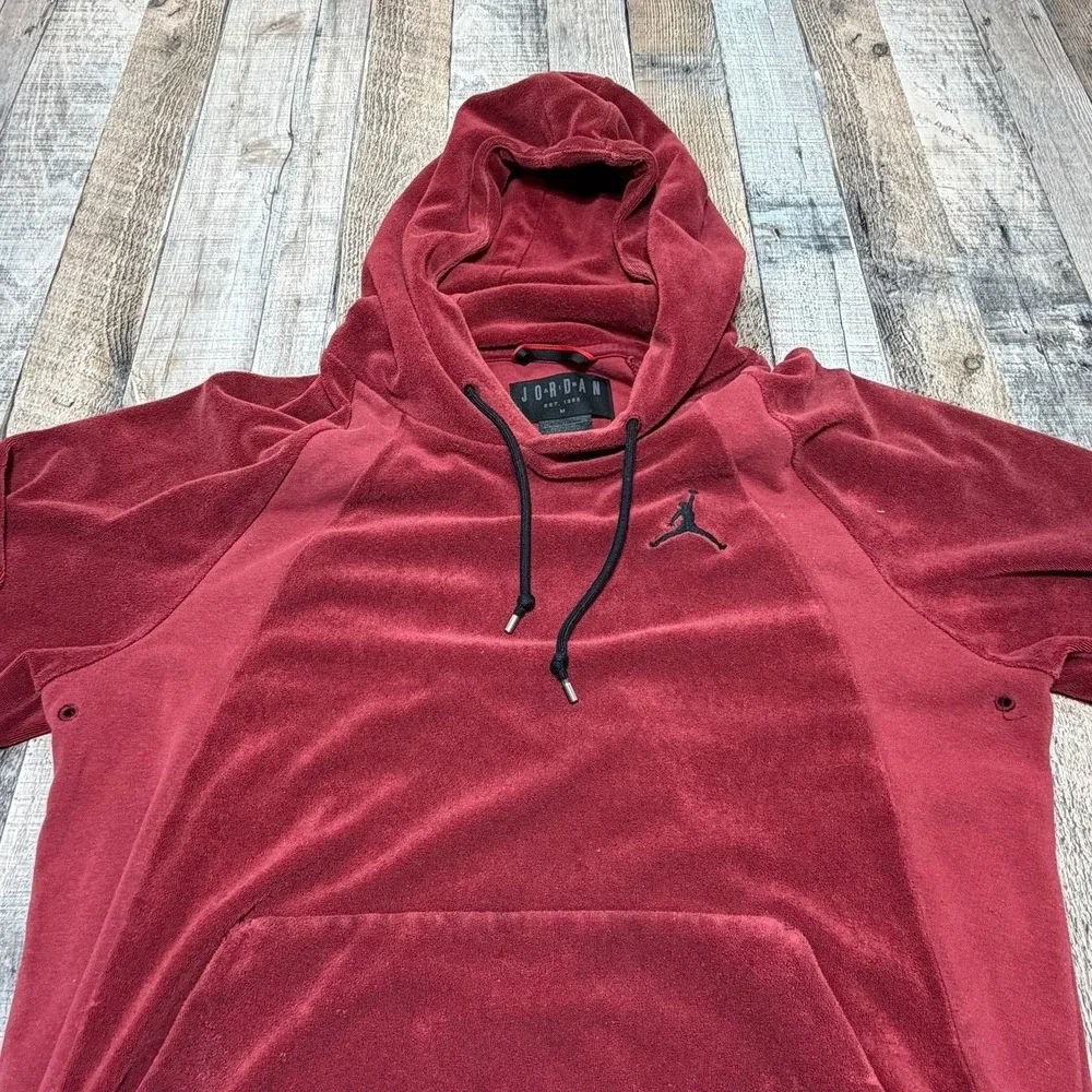 Jordan Hoodie Mens Medium Red Velour Pullover Jumpman Athleisure Casual Logo